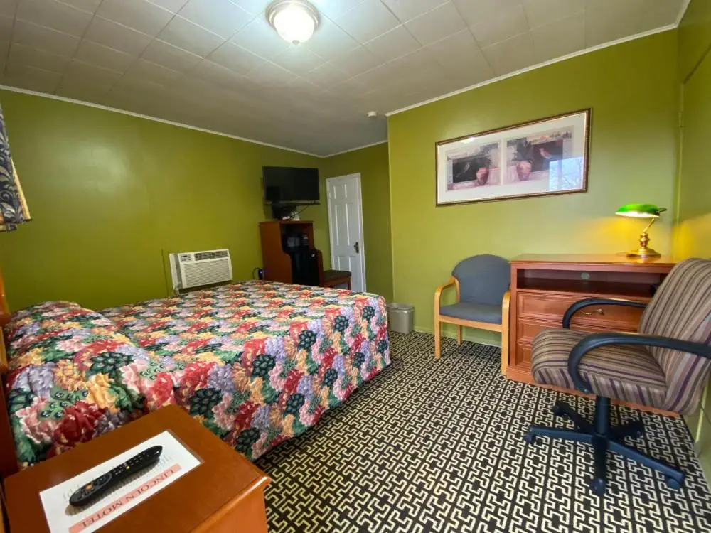 Lincoln Motel 10